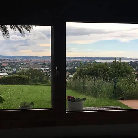 Excepcionales Vistas A La Bahia De Gijon